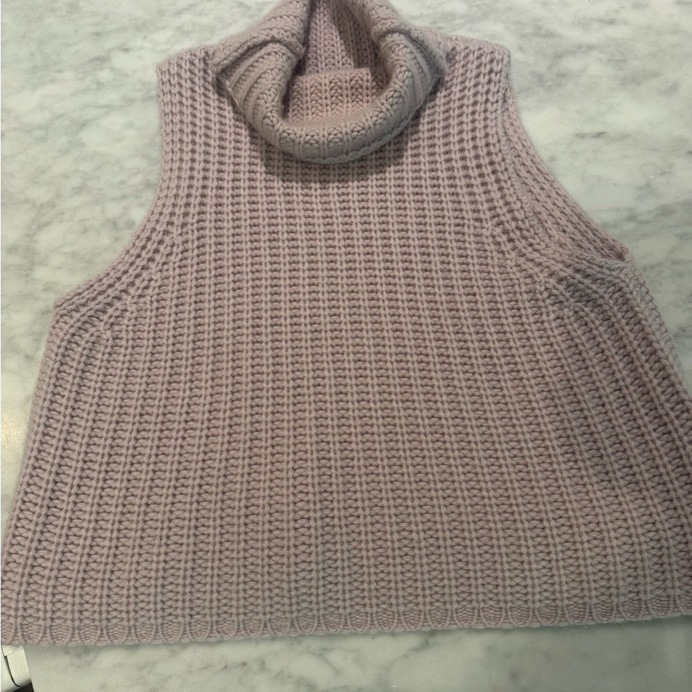 Women's Light Pink (almost lavender) Cashmere Sleeveless Turtleneck Sweater